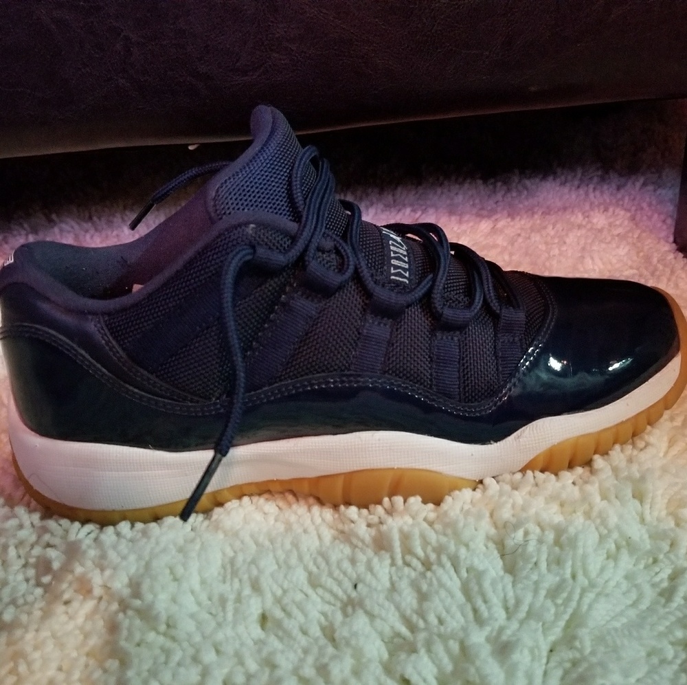 Air Jordan 11 Retro Low BG Navy Blue w/ Gum Bottom